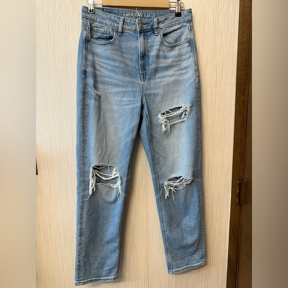 American Eagle Outfitters Mom Straight Blue Jeans with Distressed Details - Picture 1 of 7